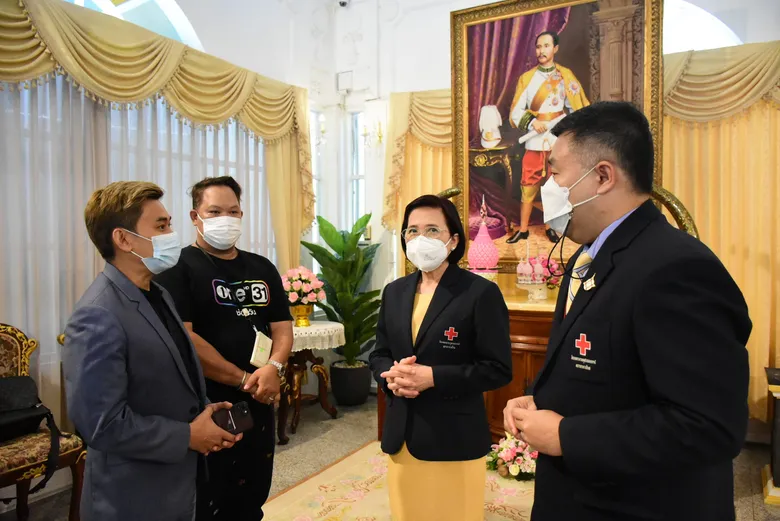 "วันสร้างสุข สู้ภัยโควิด-19" มอบเงินให้กับ รพ.จุฬาฯ สมทบกองทุนการวิจัยและพัฒนาวัคซีนโควิด-19