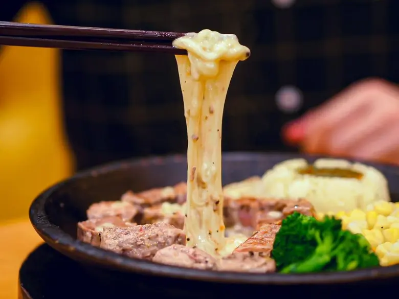 เปปเปอร์ ลันช์ ส่งเมนูใหม่ รับความสุขสุดสนุกปลายปี กับ "Sizzling Steak Double Cheese x2" เพิ่มชีสคูณสอง อร่อย ยืดดดด จุใจ ต๊าซซซสุดๆ