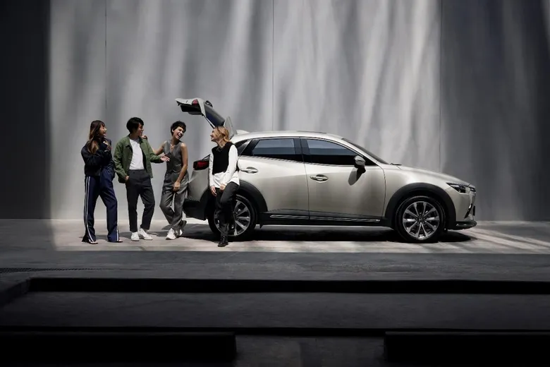 มาสด้าลุยตลาด B-SUV เปิดตัว NEW MAZDA CX-3 พร้อมสีใหม่ "แพลตทินั่ม ควอตซ์" เพิ่มออฟชั่นเต็มคัน วางราคาจำหน่ายเท่าเดิมเริ่มต้น 7 แสนกว่า