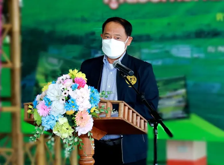 กรมที่ดิน เดินหน้า มอบสมุดประจำตัวผู้ได้รับการคัดเลือกให้ทำกินในชุมชน (คทช.) จังหวัดลำพูน
