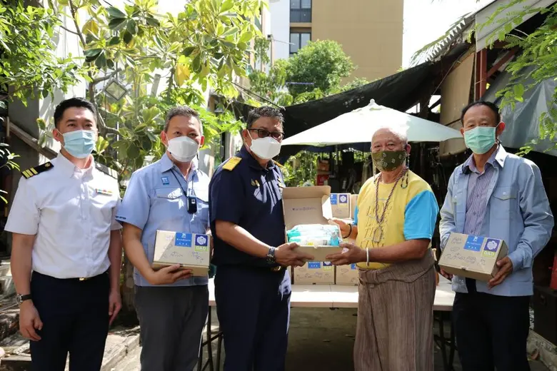 STI ร่วมกับ ธพส. มอบกล่อง COVID Care Box  ให้กับชุมชนรอบศูนย์ราชการเฉลิมพระเกียรติฯ แจ้งวัฒนะ