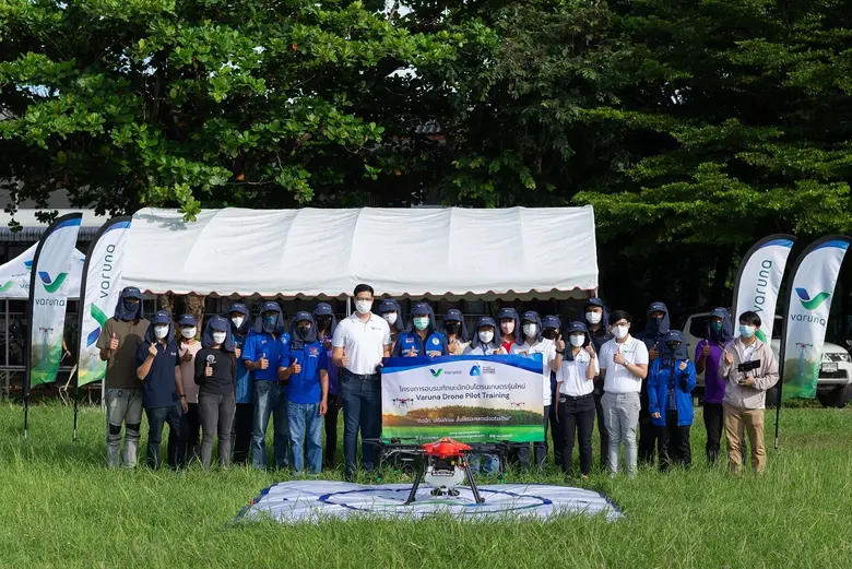 ซัมซุง และ วรุณา ผนึกกำลังสานต่อแนวคิดสมาร์ทฟาร์ม ติดปีกเกษตรกรไทยใช้เทคโนโลยีสร้างงาน สร้างอาชีพ ด้วยทักษะนักบินโดรน