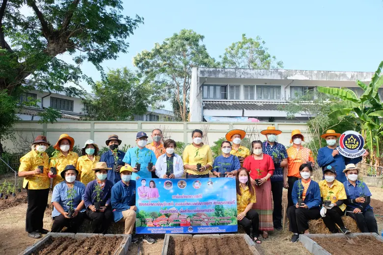 โคราชเปิดจวนผู้ว่าฯ ปลูกผักสวนครัว เปิดศูนย์แบ่งปัน