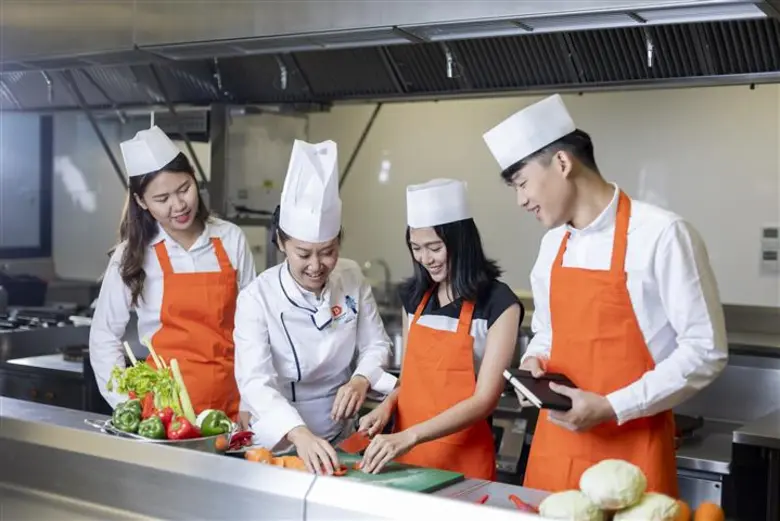 เรียนรู้พร้อมเพิ่มพูนประสบการณ์ กับ "การจัดการด้านอาหารและโภชนาการบนเรือ" ที่ วิทยาลัยดุสิตธานี พัทยา