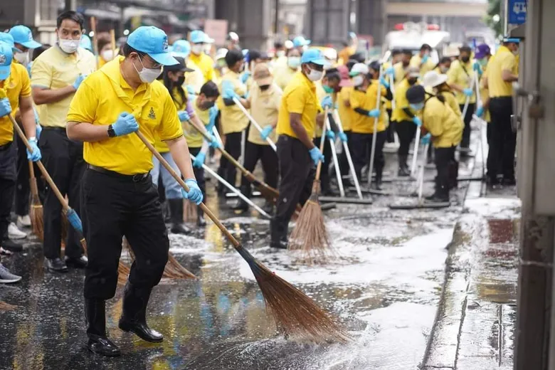 ม.รามฯ จัดพิธีวางพานพุ่มดอกไม้ พิธีถวายบังคม และจิตอาสาบำเพ็ญประโยชน์ถวายเป็นพระราชกุศล แด่รัชกาลที่ 9