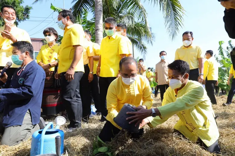 อธิบดี พช. และภาคีเครือข่ายร่วมกิจกรรม"วันดินโลก" (World Soil Day) ประจำปี2564