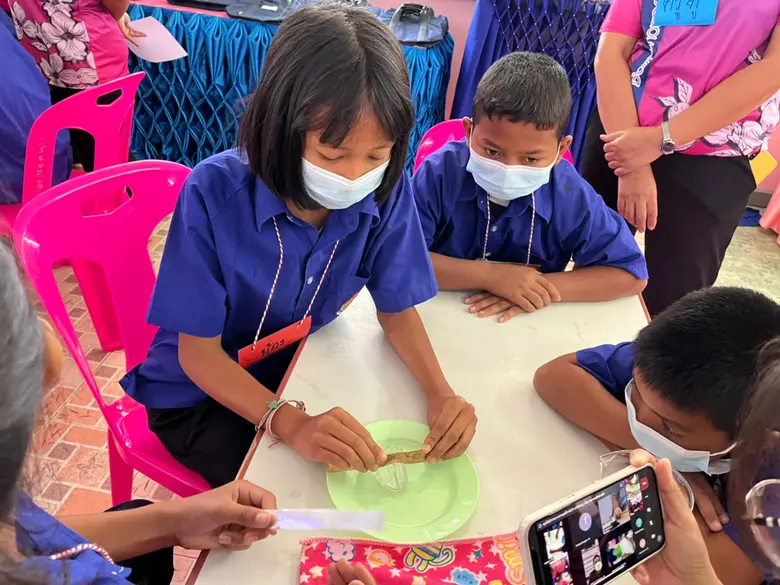 มูลนิธิมิตซูบิชิ อิเล็คทริคไทย ถ่ายทอดความรู้ "ห้องเรียนวิทยาศาสตร์" ผ่านระบบออนไลน์ ให้เยาวชนโรงเรียนบ้านช่อผกา จังหวัดบุรีรัมย์