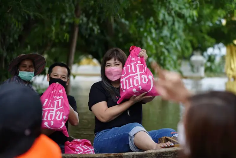 วาโก้ ผนึกกำลังพันธมิตรร่วมส่งต่อกำลังใจ ให้ผู้ประสบภัยน้ำท่วม ผ่าน "ถุงวาโก้ปันสุข" เพื่อสร้างทุกรอยยิ้มให้กลับมาอีกครั้ง