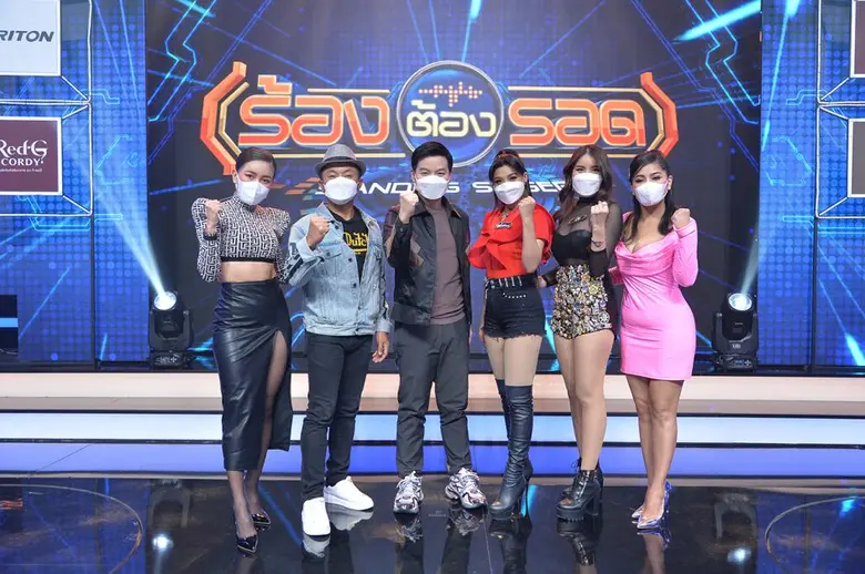 เสียงแบบนี้ดีต่อใจ "อี๊ด โปงลางสะออน"  เจอหมัดเด็ดลุกทุ่งเจนใหม่ไฟแรง บนเวที "ร้องต้องรอด"