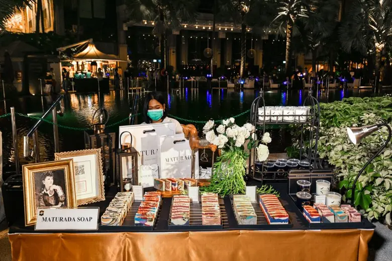 "RAAN DUNG ROSS DED: RDRD STREET FOOD MARKET @SALATHIP" AT SHANGRI-LA BANGKOK