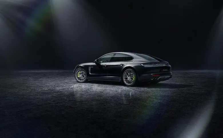 ปอร์เช่ เสริมทัพ พานาเมร่า (Panamera) รุ่นพิเศษ ประกาศราคาอย่างเป็นทางการ