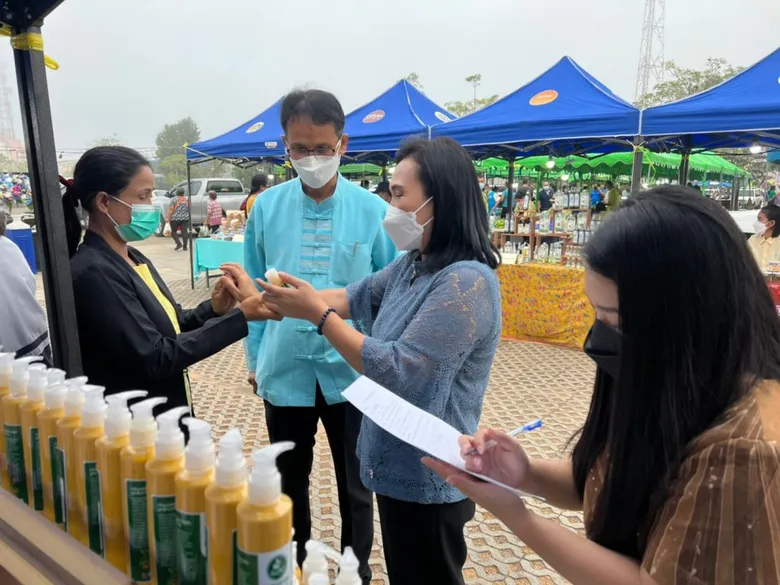 สุราษฎร์ฯ คึกคัก พช.จัดกิจกรรมทดสอบตลาด ดันผลิตภัณฑ์ชุมชน สู่ศรีวิชัยแบรนด์