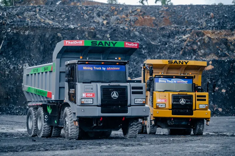 เอสซีจี เปิดตัวรถไฟฟ้า EV Mining Truck เพื่อใช้ในเหมืองปูนซีเมนต์รายแรกของไทย  ลดการปล่อยก๊าซเรือนกระจก ยกระดับการก่อสร้างไทยสู่ Green Construction ตามแนวทางอุตสาหกรรมเหมืองแร่สีเขียว