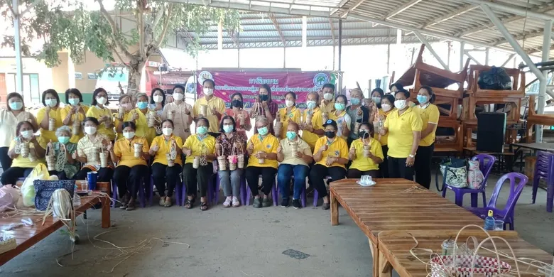 สำนักงานพัฒนาฝีมือแรงงานสุโขทัย ร่วมมือกับ องค์การบริหารส่วนตำบลไกรนอก ดำเนินการฝึกอบรมแรงงานผู้สูงอายุเพื่อสร้างรายได้