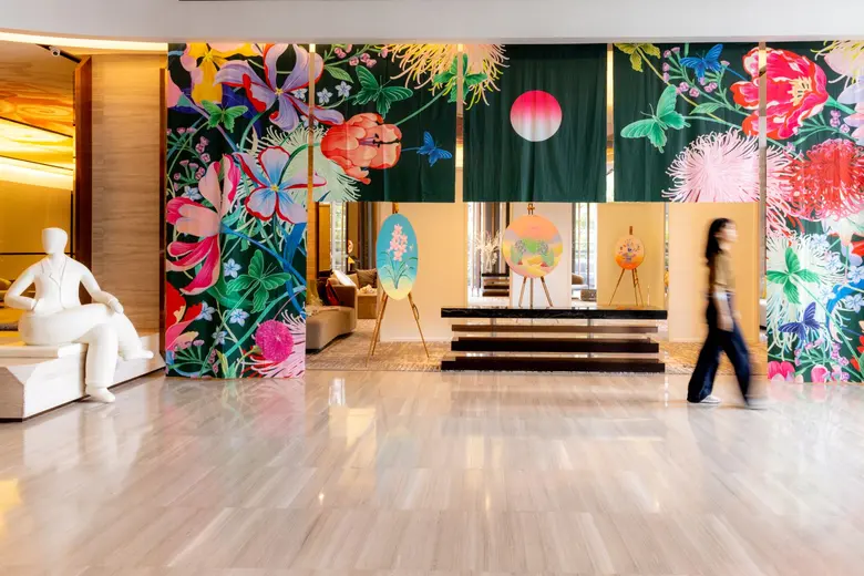 เสพงานศิลป์จากศิลปินรุ่นใหม่ ภายใต้แนวคิด "Cosmic Garden" ที่โรงแรมฮิลตัน สุขุมวิท กรุงเทพฯ