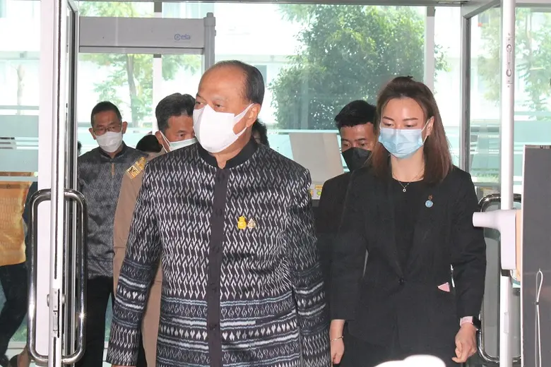 โรงแรมเซ็นทรา บายเซ็นทาราศูนย์ราชการ และคอนเวนชันเซ็นเตอร์ แจ้งวัฒนะ ให้การต้อนรับพลเอก อนุพงษ์ เผ่าจินดา รัฐมนตรีว่าการกระทรวงมหาดไทย