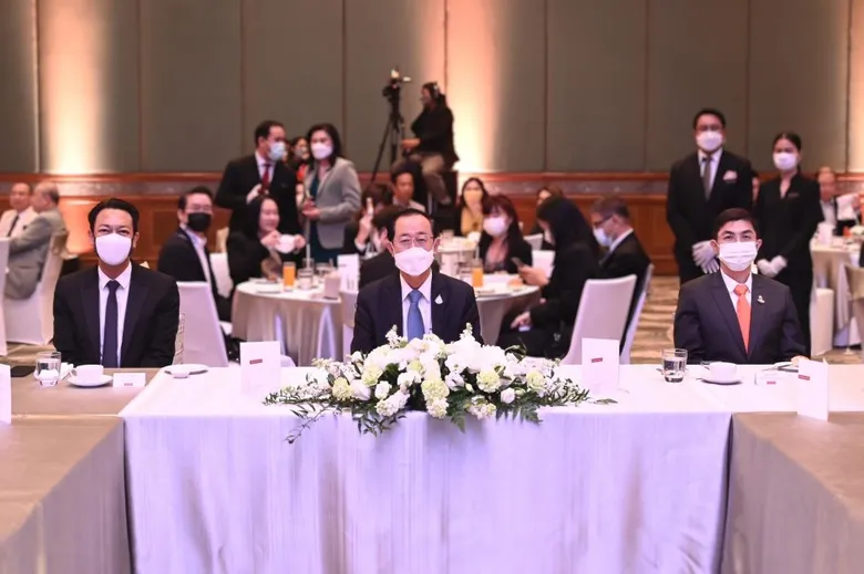 EXIM BANK ร่วมรับฟังการปาฐกถาพิเศษในหัวข้อ "Thailand : Time to Change ได้เวลาเปลี่ยนประเทศไทย"