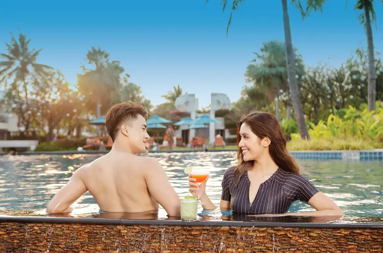 จองโปรโมชั่น "Earn, Eat, Enjoy" ที่เชอราตันหัวหิน รีสอร์ทแอนด์สปา รับคะแนนโบนัส เอลีท ไนท์ เครดิต และ 1,000 คะแนน โบนัส พร้อมสิทธิพิเศษมากมาย