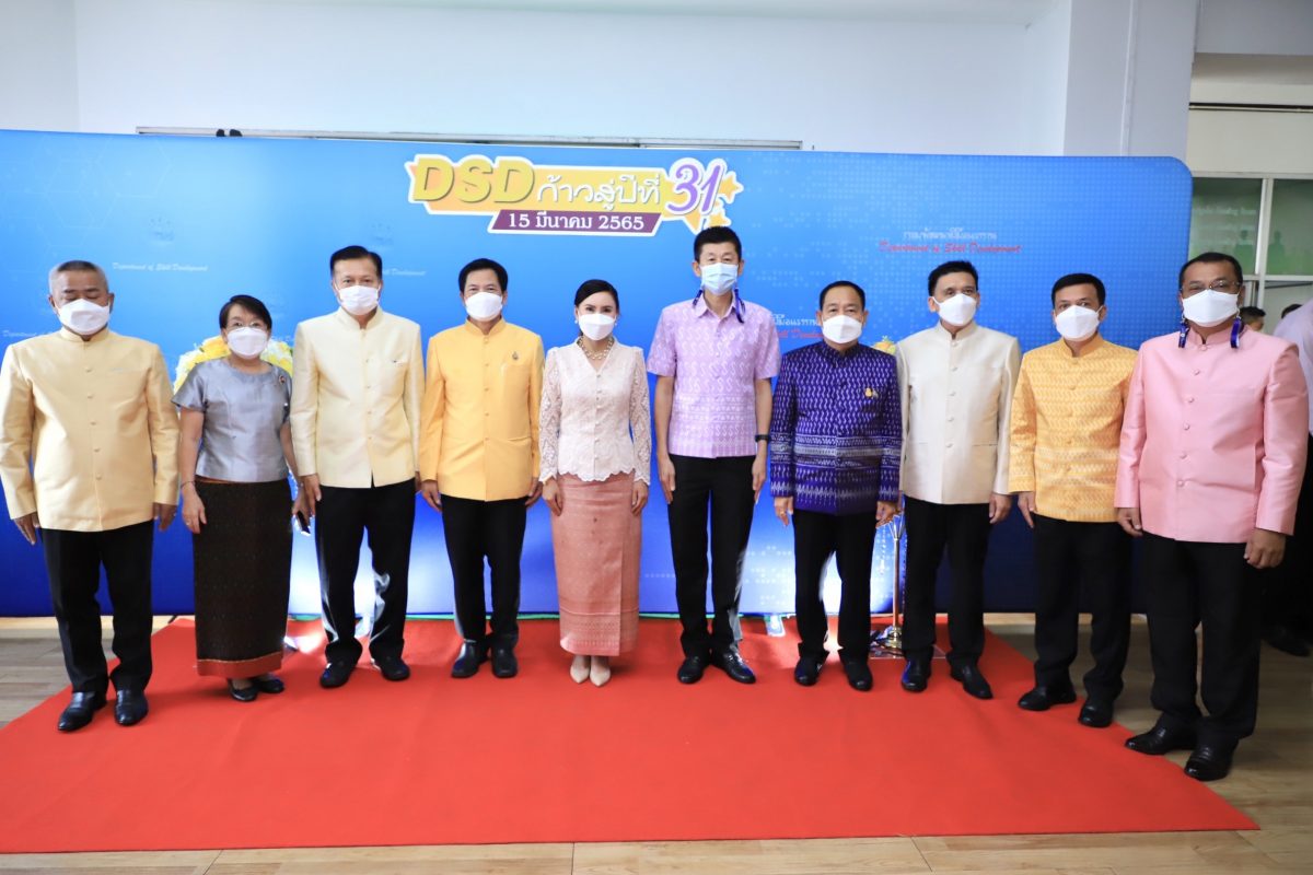 รมว.สุชาติ มอบที่ปรึกษา ทำบุญครบรอบ 30 ปี วันสถาปนากรมพัฒนาฝีมือแรงงาน