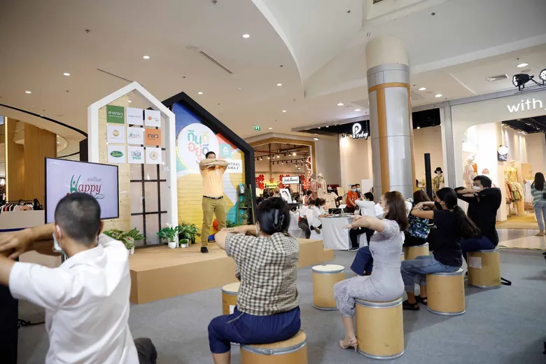 เหล่าคนรักสุขภาพร่วมงาน "กินดี อยู่ดี Selected by ชีวจิต"