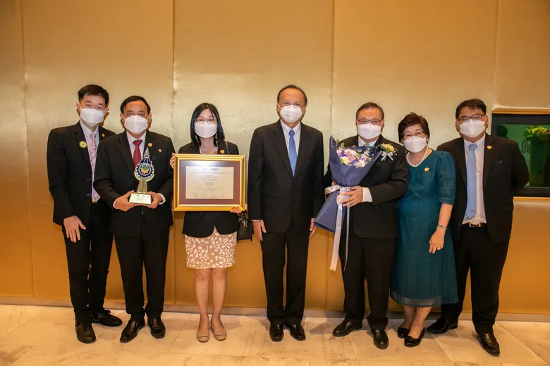ธนาคารกรุงเทพปลื้ม พาลูกค้าคว้ารางวัล ธรรมาภิบาลดีเด่นแห่งปี ทำสถิติครองรางวัลสูงสุด 7 ปีต่อเนื่อง ตอกย้ำจุดยืน "เพื่อนคู่คิด" เติบโตไปด้วยกันอย่างยั่งยืน