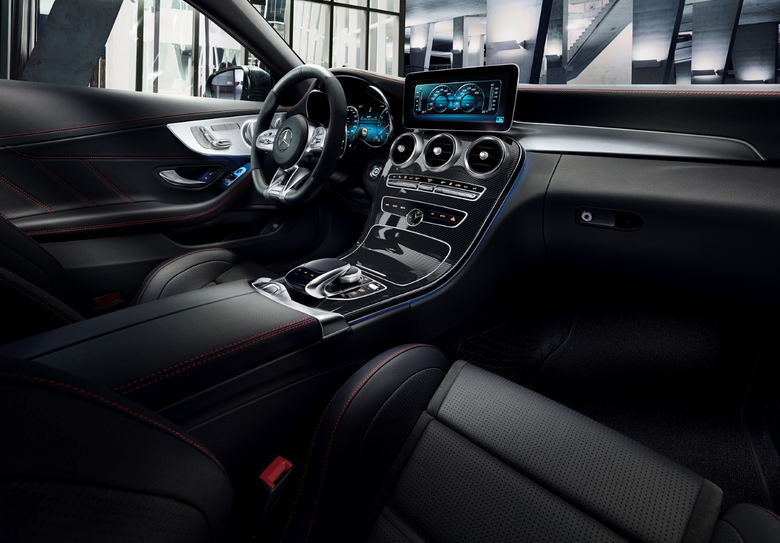 เมอร์เซเดส-เบนซ์ เปิดตัวรถยนต์ไฮไลต์ "The new Mercedes-Benz C-Class"  เดอะนิวเบบี้ลักชัวรี และ "Mercedes-AMG C 43 4MATIC Coupe Special EDITION"  ที่งาน "บางกอก อินเตอร์เนชั่นแนล มอเตอร์โชว์ ครั้งที่ 43"