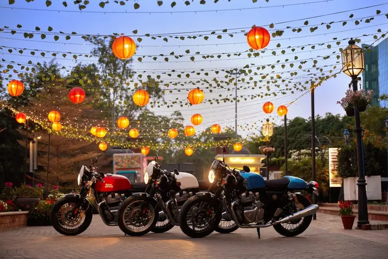 รอยัล เอ็นฟีลด์ เปิดตัวรถจักรยานยนต์รุ่นยอดนิยม Interceptor 650, Continental GT 650 และ Himalayan สีใหม่ ในงานบางกอก อินเตอร์เนชั่นแนล มอเตอร์โชว์ 2022