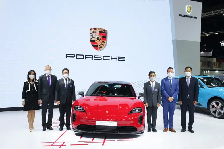 ยกขบวนรถสปอร์ตร่วมประชันโฉม นำทัพด้วยปอร์เช่ 911 จีทีเอส (911 GTS) และ คาเยนน์ คูเป้ (Cayenne Coupe)