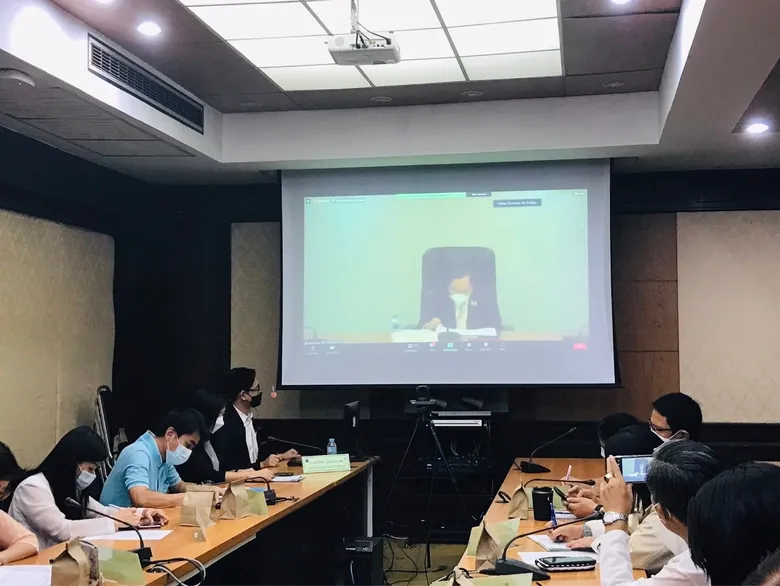 สนพ.แพร่ จัดประชุมผ่านสื่ออิเล็กทรอนิกส์เพื่อรับมอบนโยบายการพัฒนาแรงงานและประสานงานการฝึกอาชีพจังหวัด ( กพร.ปจ.)