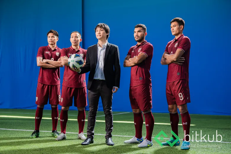 'ท๊อป จิรายุส' แห่ง Bitkub Capital Group ร่วมส่งกำลังใจแก่ฟุตบอลทีมชาติไทยผ่านหนังโฆษณา ภายใต้แนวคิด Believe & Beyond เชื่อมั่นมุ่งไปให้ไกลกว่า