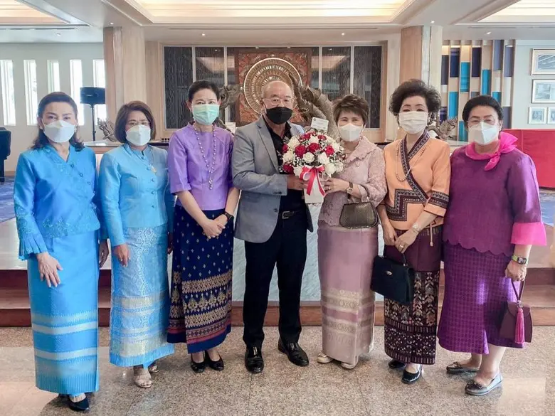 ภญ.อมร พุฒิพิริยะ(ที่ 3 จากขวา) รองกรรมกา...