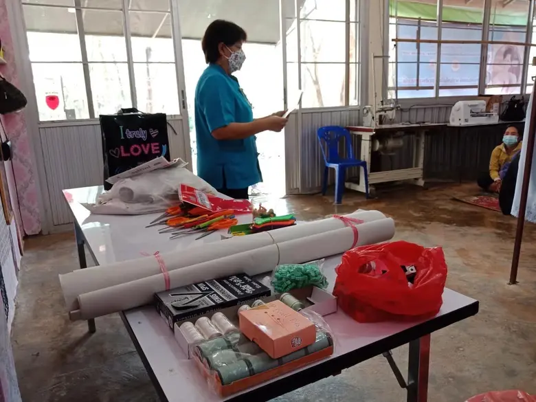 สำนักงานพัฒนาฝีมือแรงงานแม่ฮ่องสอน ดำเนินการเปิดฝึกอบรม สาขาการทำผลิตภัณฑ์ต่างๆจากผ้า