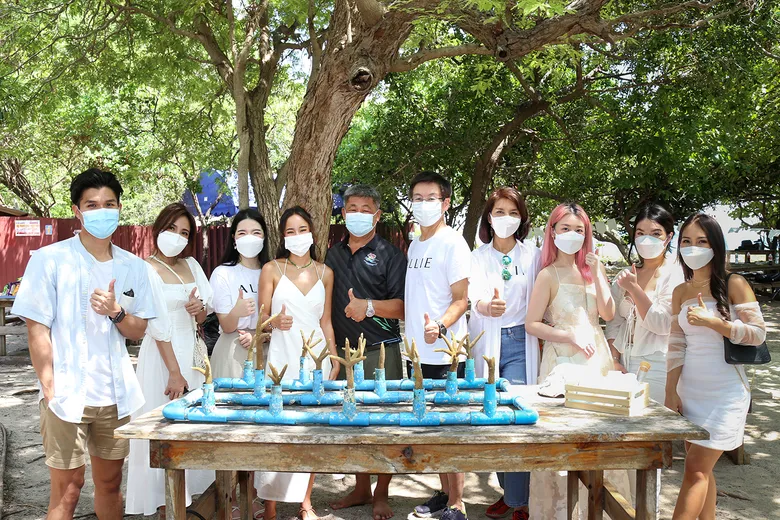 อัลลี่ จัดกิจกรรมเปิดท้องทะเลไทย หัวใจรักษ์โลก ชวน นท เดอะสตาร์ พร้อมเหล่ายูทูปเบอร์สาว ร่วมปลูกปะการังและทดสอบกันแดดใหม่ ปกป้องผิวจากรังสียูวีแบบไร้สารอันตรายต่อปะการัง สัตว์ทะเล และเป็นมิตรต่อสิ่งแวดล้อม