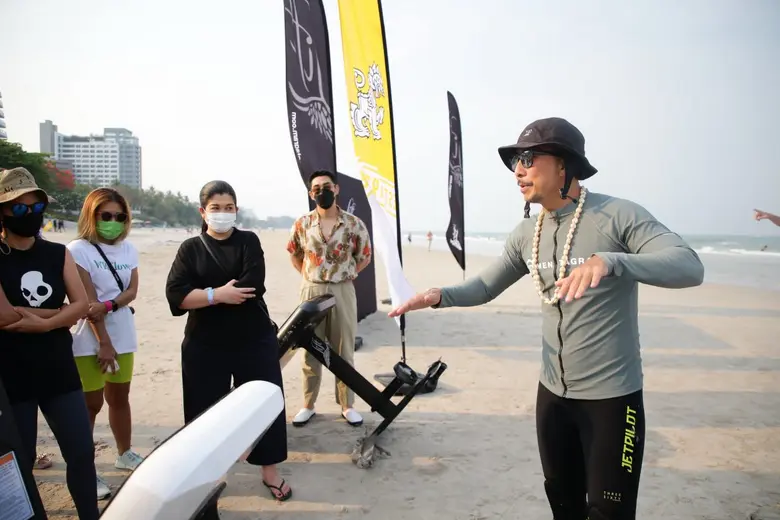 Mentagram และสยามดิสคัฟเวอรี่ ร่วมสร้างความสำเร็จระดับโลก "Lift Foils World Record Attempt" "โจอี้ บอย-เต้ ภูริต" ร่วมโต้คลื่นจากพัทยาไปหัวหิน !