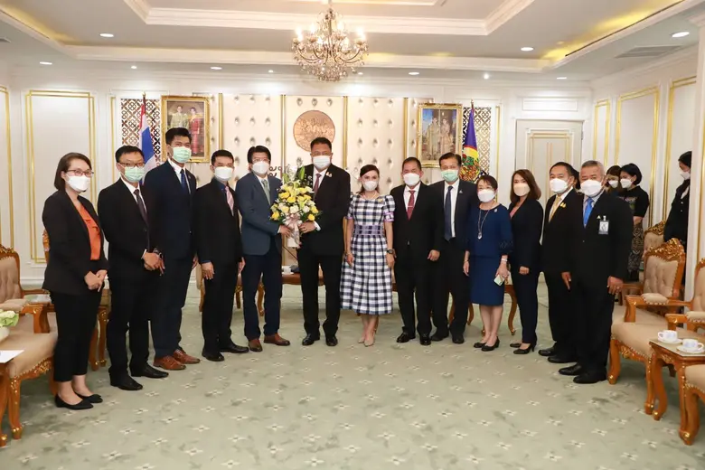 นายสุชาติ ชมกลิ่น รัฐมนตรีว่าการกระทรวงแร...