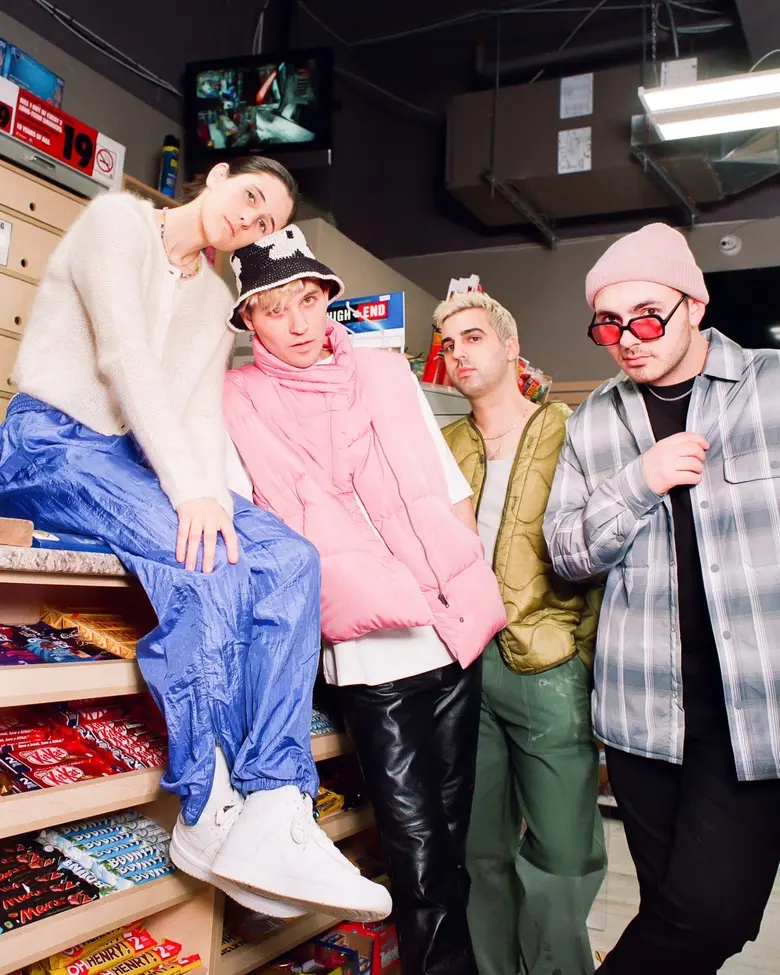 "Valley" วงดนตรีอินดี้ alt-pop ขวัญใจวัยร...