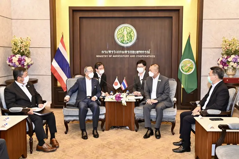ดร.เฉลิมชัย ศรีอ่อน รัฐมนตรีว่าการกระทรวง...