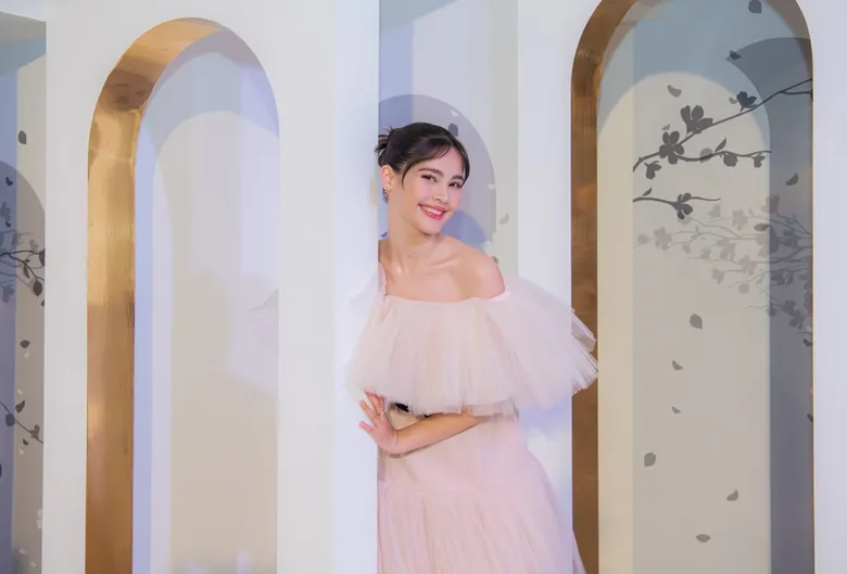 เดอะเฟสช็อป เปิดตัว "ญาญ่า อุรัสยา เสปอร์บันด์" พรีเซนเตอร์ดินสอเขียนคิ้วใหม่ล่าสุดส่งตรงจากเกาหลี