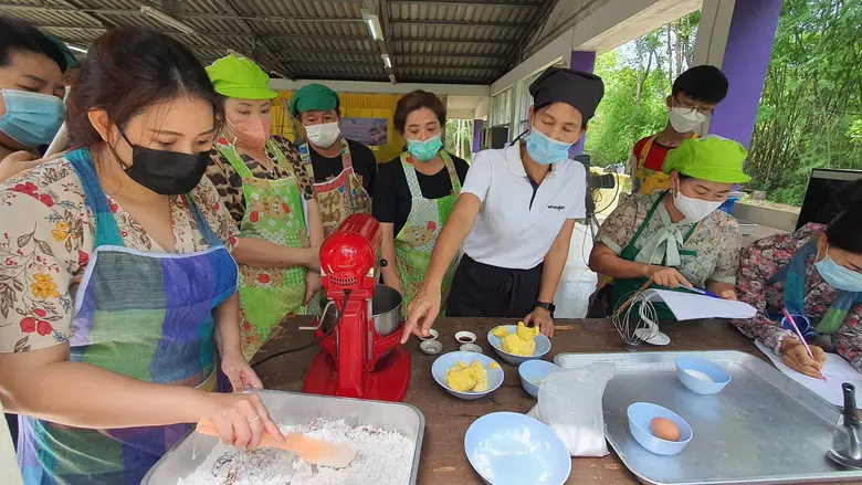 นายสัญชัย ภัทรวรากุล ผู้อำนวยการสำนักงานพ...