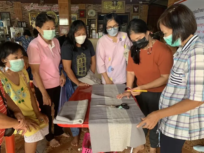สำนักงานพัฒนาฝีมือแรงงานแม่ฮ่องสอน ดำเนินการจัดฝึกอบรมโครงการฝึกอบรม สาขาการทำผลิตภัณฑ์ต่างๆจากผ้า
