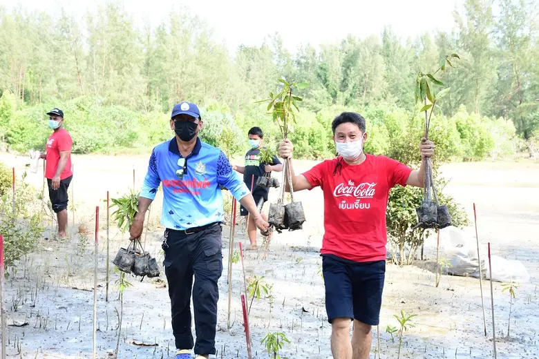 หาดทิพย์ "รวมพล คนรักษ์...สิ่งแวดล้อม ร่วมปลูกป่าชายเลน"