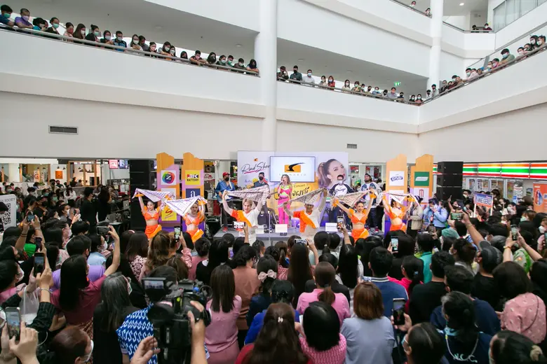 "ซีเนริโอ" เอาใจชาวออฟฟิศเสิร์ฟฟรีคอนเสิร์ตศิลปินดังช่วงพักเที่ยง
