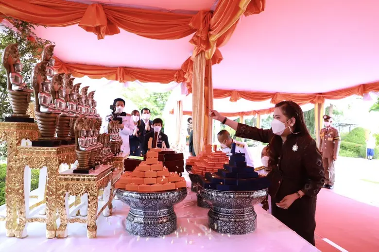 สมเด็จเจ้าฟ้าฯ กรมพระศรีสวางควัฒน วรขัตติ...