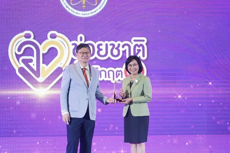ศ. (พิเศษ) ดร.เอนก เหล่าธรรมทัศน์ รัฐมนตร...