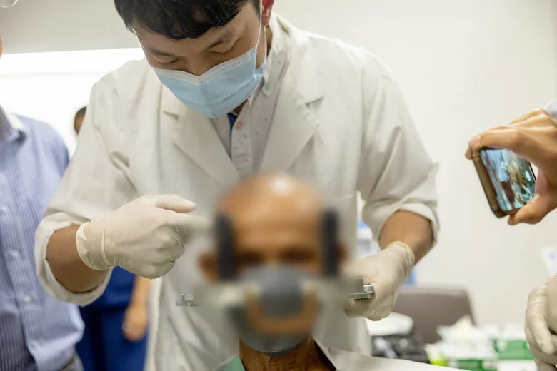 ศูนย์ภาพวินิจฉัยและร่วมรักษาเพื่อปวงชน เปิดตัวเทคโนโลยี "MRIHIFU" รักษาผู้ป่วยโรค "Essential Tremor" โรคสั่นโดยไม่ทราบสาเหตุรายแรก