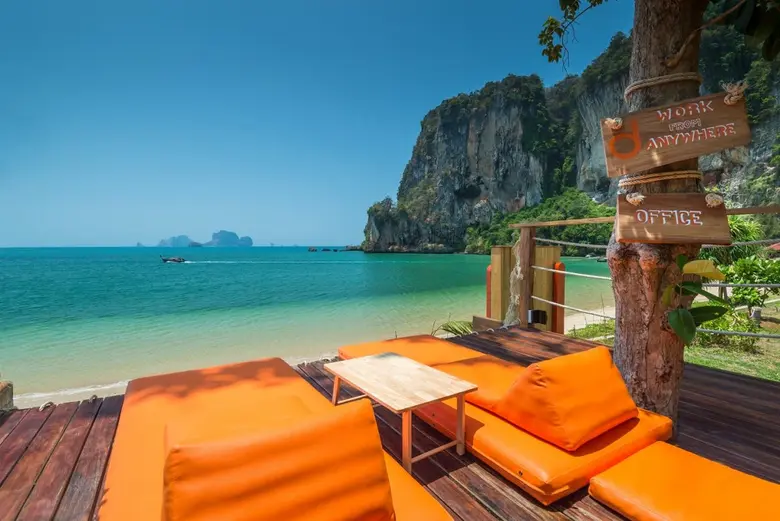 ท่องเที่ยวหาดต้นไทรกับโปรโมชัน Mid Year Deal