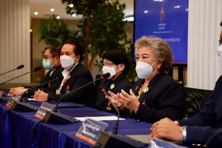 ศาสตราจารย์ แพทย์หญิงจิรพร เหล่าธรรมทัศน์...