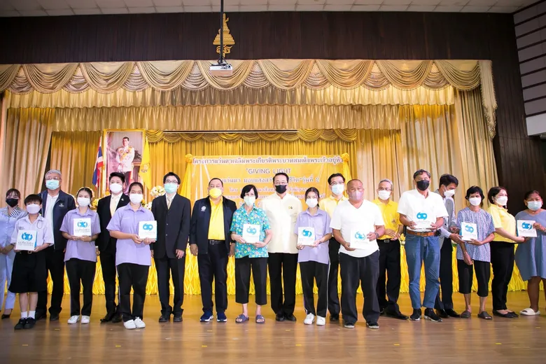 แว่นท็อปเจริญ ร่วมกับ กรมพัฒนาสังคมและสวัสดิการ สานต่อโครงการเฉลิมพระเกียรติฯ "Giving Light มอบแว่นตา มอบแสงสว่างแห่งชีวิต" รุ่นที่ 2