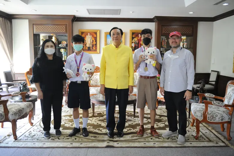 ศาสตราจารย์ ดร.สมบัติ ธำรงธัญวงศ์ รักษากา...