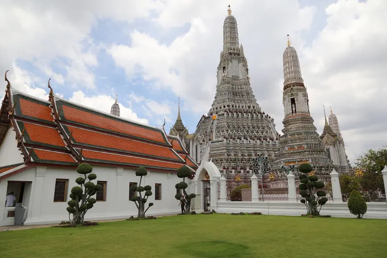 เบเยอร์สนับสนุนสีเพื่อปฏิสังขรณ์ศาสนสถานงานศิลป์วัดอรุณราชวรารามฯ